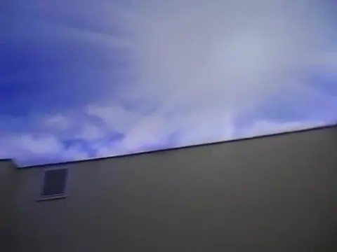 Tavan extensibil cu effect de ”nori”