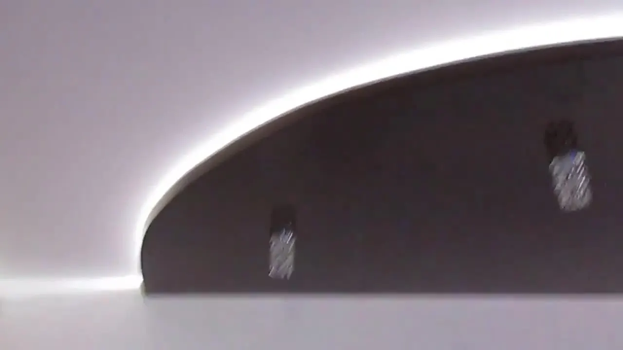 Tavan extensibil in 2 niveluri cu bandă LED luminiscentă